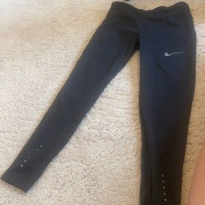 Black Nike kids leggings